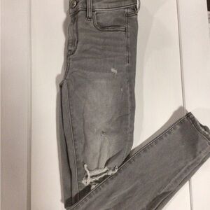 Women’s Gray Ripped Knee Stretch Skinny Jeans